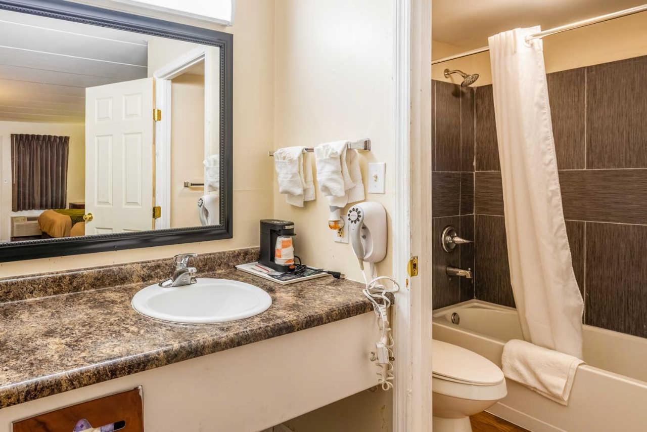 Econo Lodge Franklin Екстериор снимка