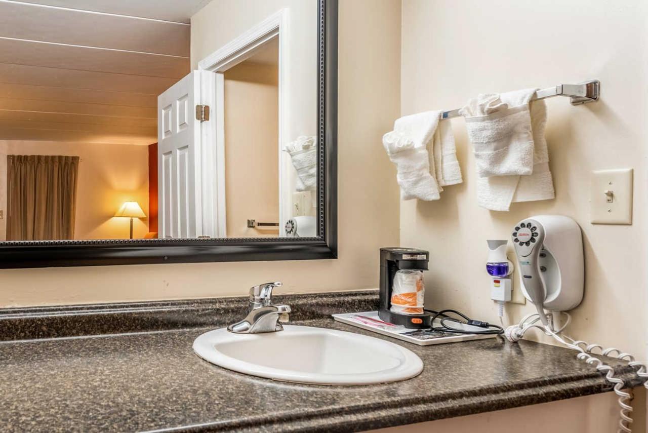 Econo Lodge Franklin Екстериор снимка