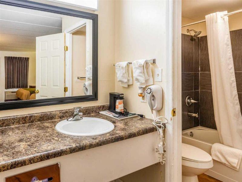 Econo Lodge Franklin Екстериор снимка